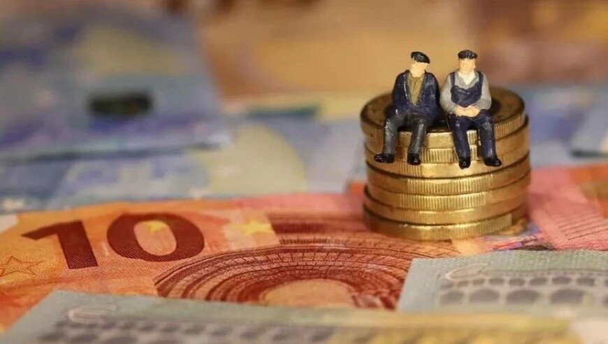 香港最准最快资料二四六天天彩246免费资料,《我的世界大电影》成为单日票房冠军,最新答案解释落实_模拟版V3.36