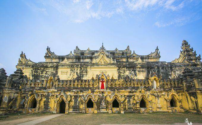 缅甸曼德勒最老的古城，设计极其精美，现在成为了网红打卡地
